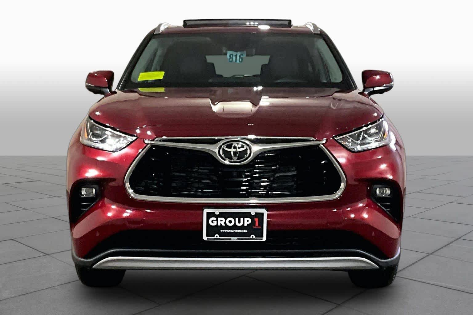 Used 2026 Toyota Highlander Platinum AWD/4WD image 3