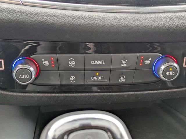 Used 2019 Buick Enclave Essence w/ LPO, Sport Appearance Package image 27