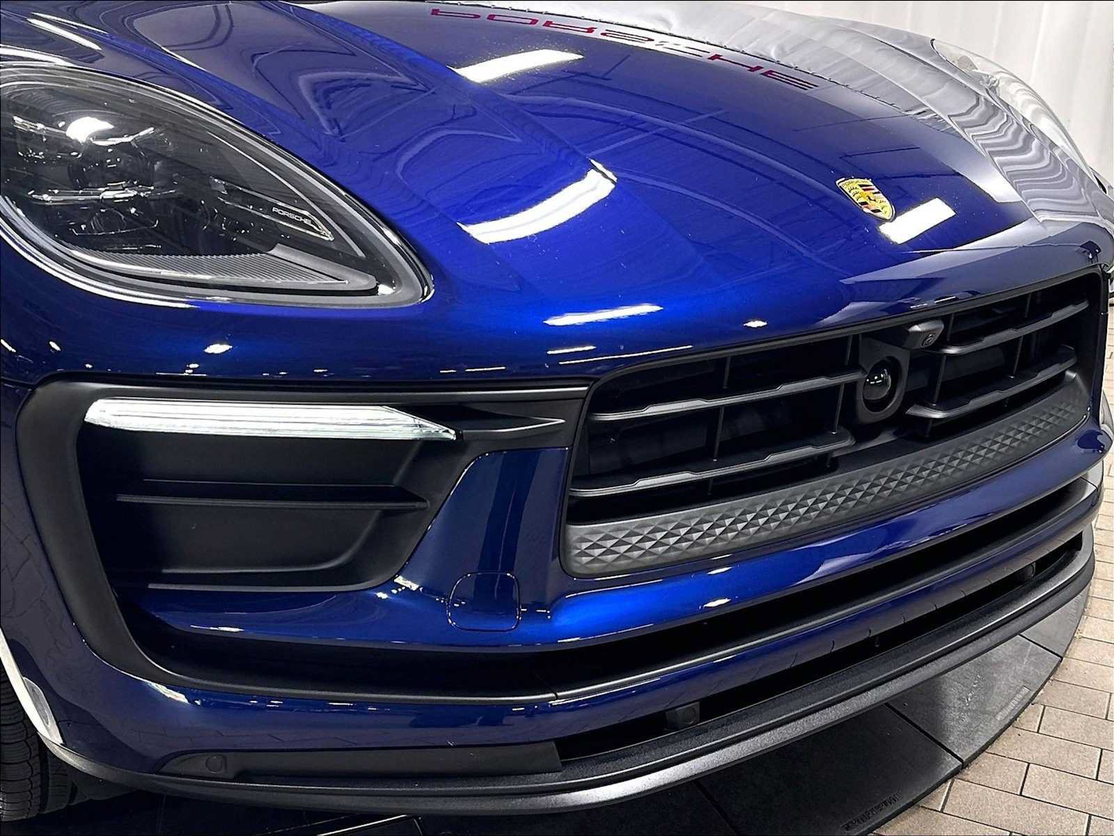 Used 2026 Porsche Macan AWD/4WD image 32