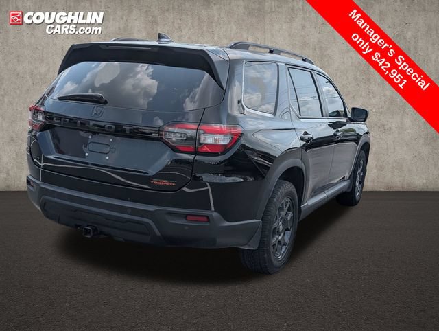 Used 2025 Honda Pilot TrailSport image 7