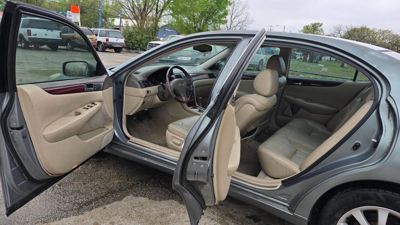 Used 2004 Lexus ES 330 image 8