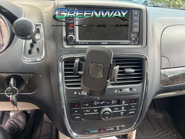 Used 2011 Dodge Grand Caravan Crew w/ Entertainment Group 1 FWD image 14