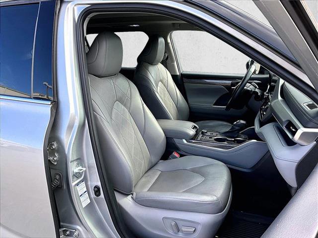 Used 2021 Toyota Highlander Platinum image 9