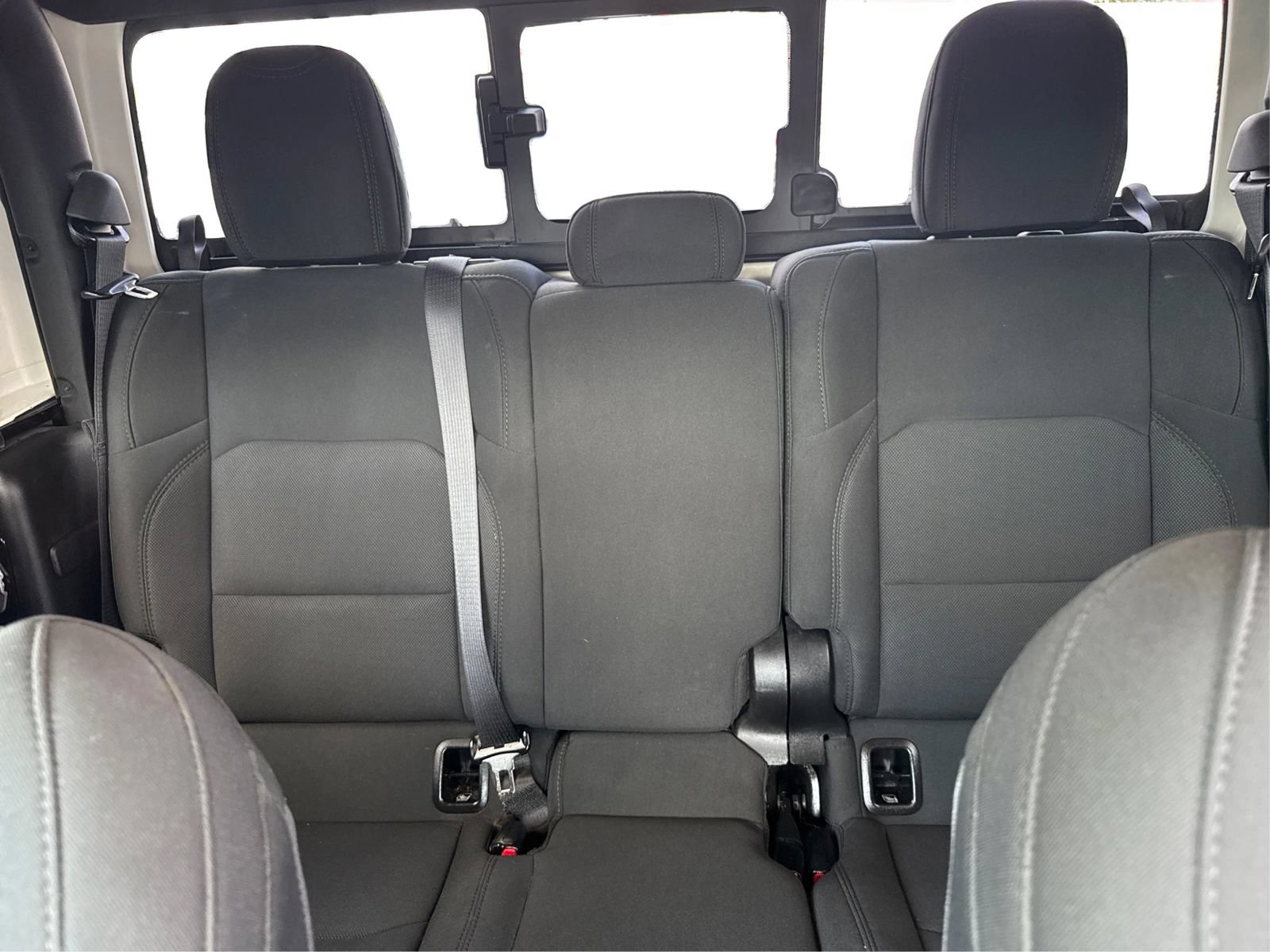 Used 2022 Jeep Gladiator Sport AWD/4WD image 13