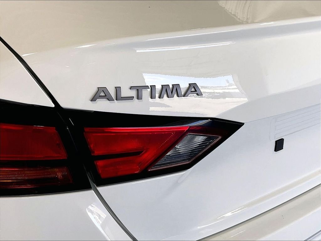 Used 2024 Nissan Altima 2.5 SR FWD image 28