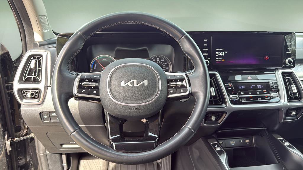 Used 2023 Kia Sorento EX w/ Panoramic Sunroof Package image 27