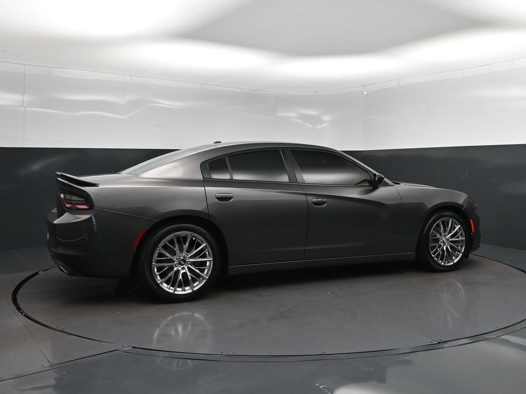 Used 2020 Dodge Charger SXT w/ Blacktop Package RWD image 8