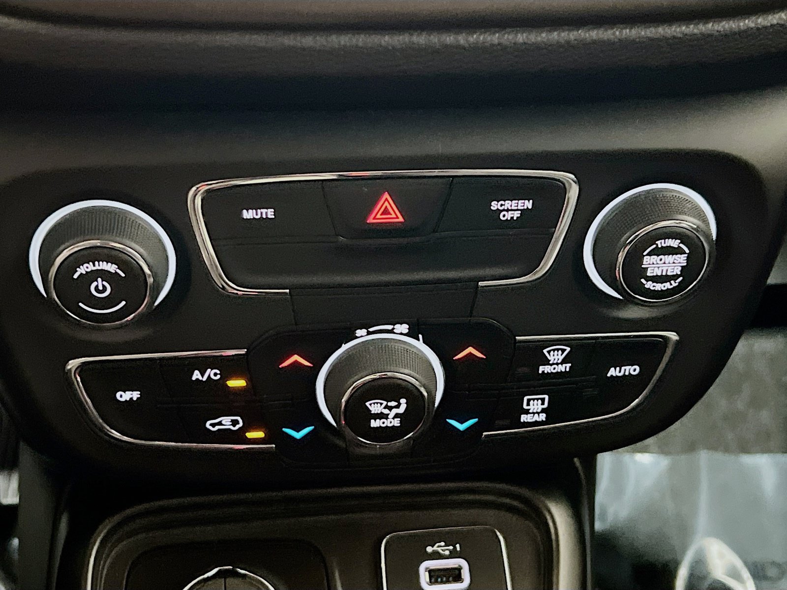 Used 2019 Jeep Compass Trailhawk AWD/4WD image 12