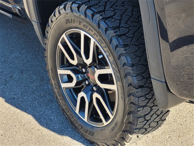 Used 2023 GMC Sierra 1500 AT4 w/ Technology Package image 7