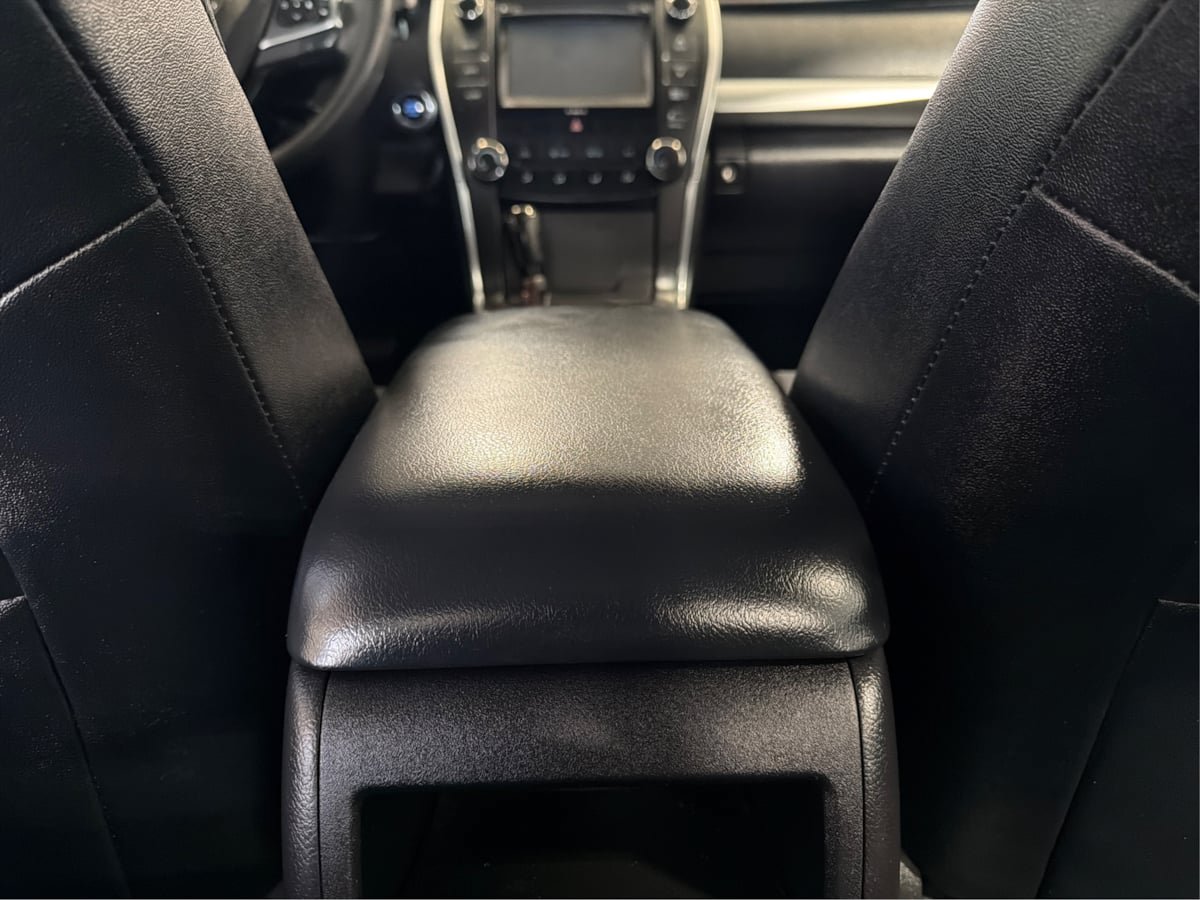 Used 2017 Toyota Camry SE w/ Moonroof Package FWD image 24