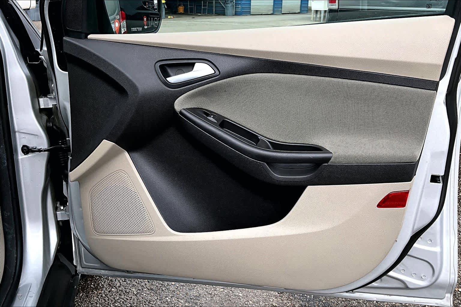 Used 2014 Ford Focus SE FWD image 23
