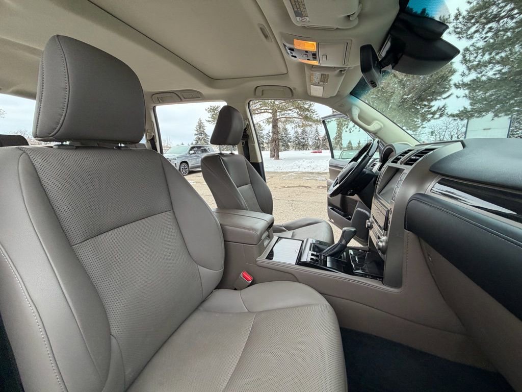 Used 2020 Lexus GX 460 Premium image 33