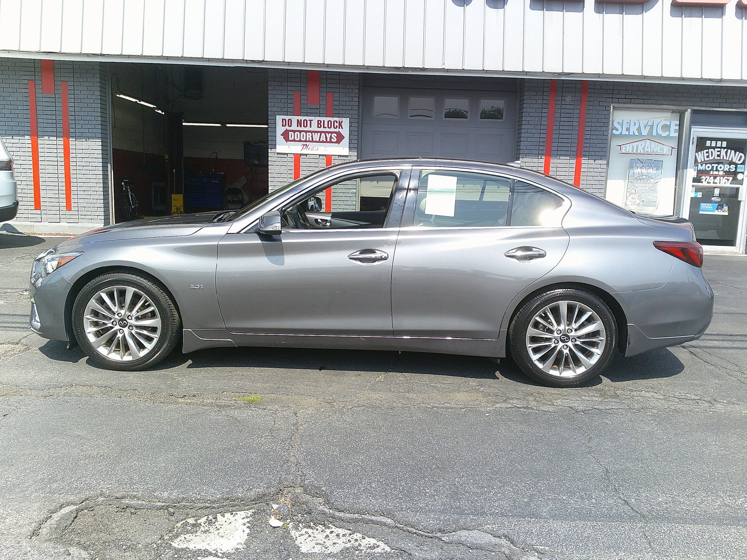Used 2020 INFINITI Q50 Luxe RWD image 2