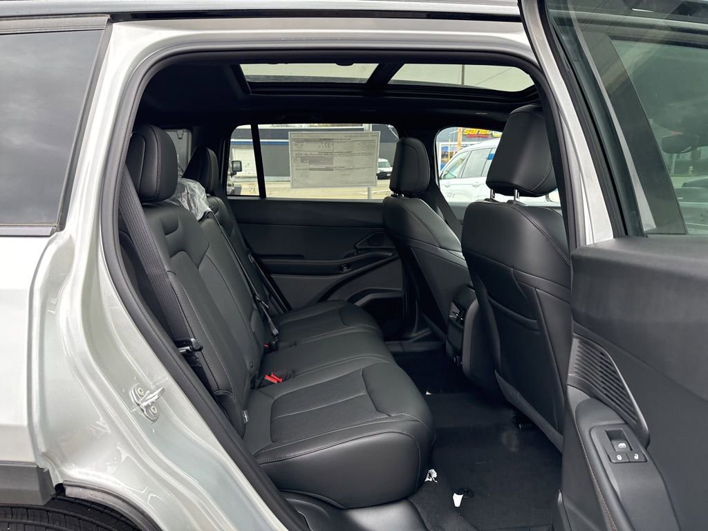 New 2026 Jeep Cherokee Overland image 30