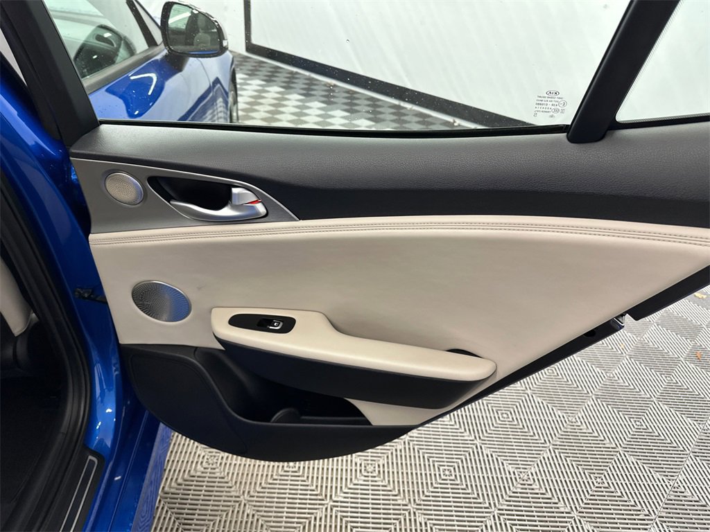 Used 2018 Kia Stinger GT2 image 18