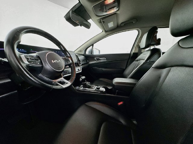 Used 2024 Kia Sportage EX FWD image 19