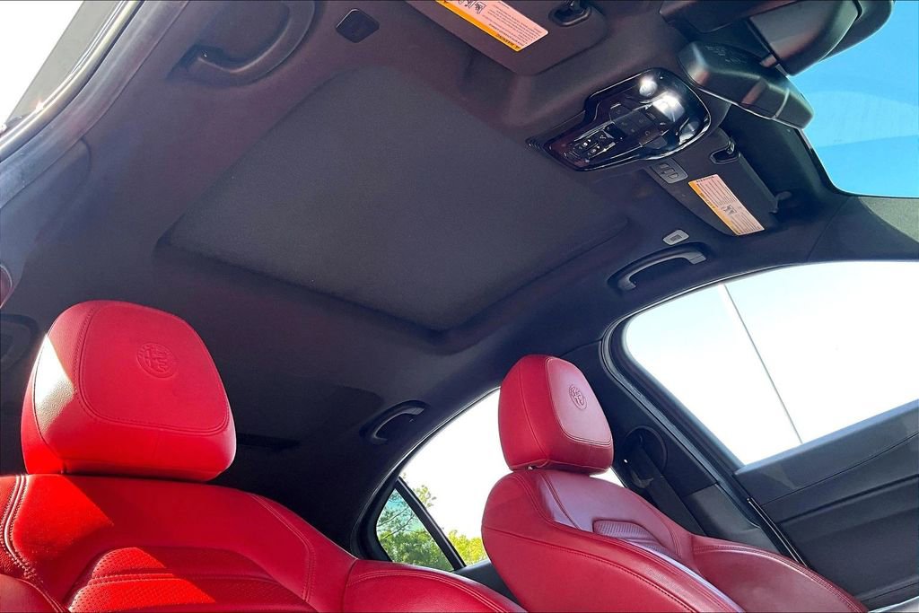 Used 2022 Alfa Romeo Giulia Veloce image 27