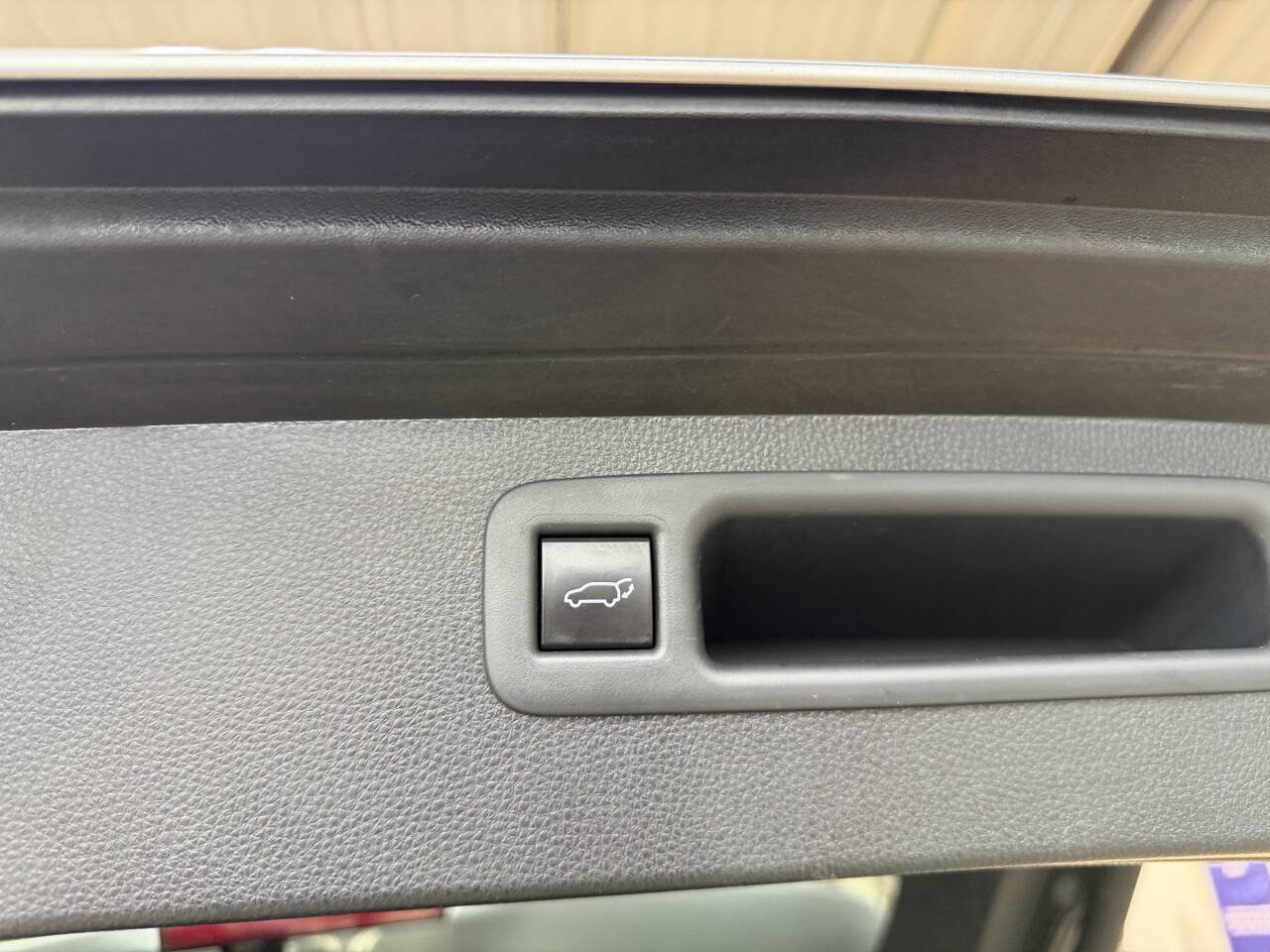 Used 2022 Toyota Highlander XLE AWD/4WD image 14