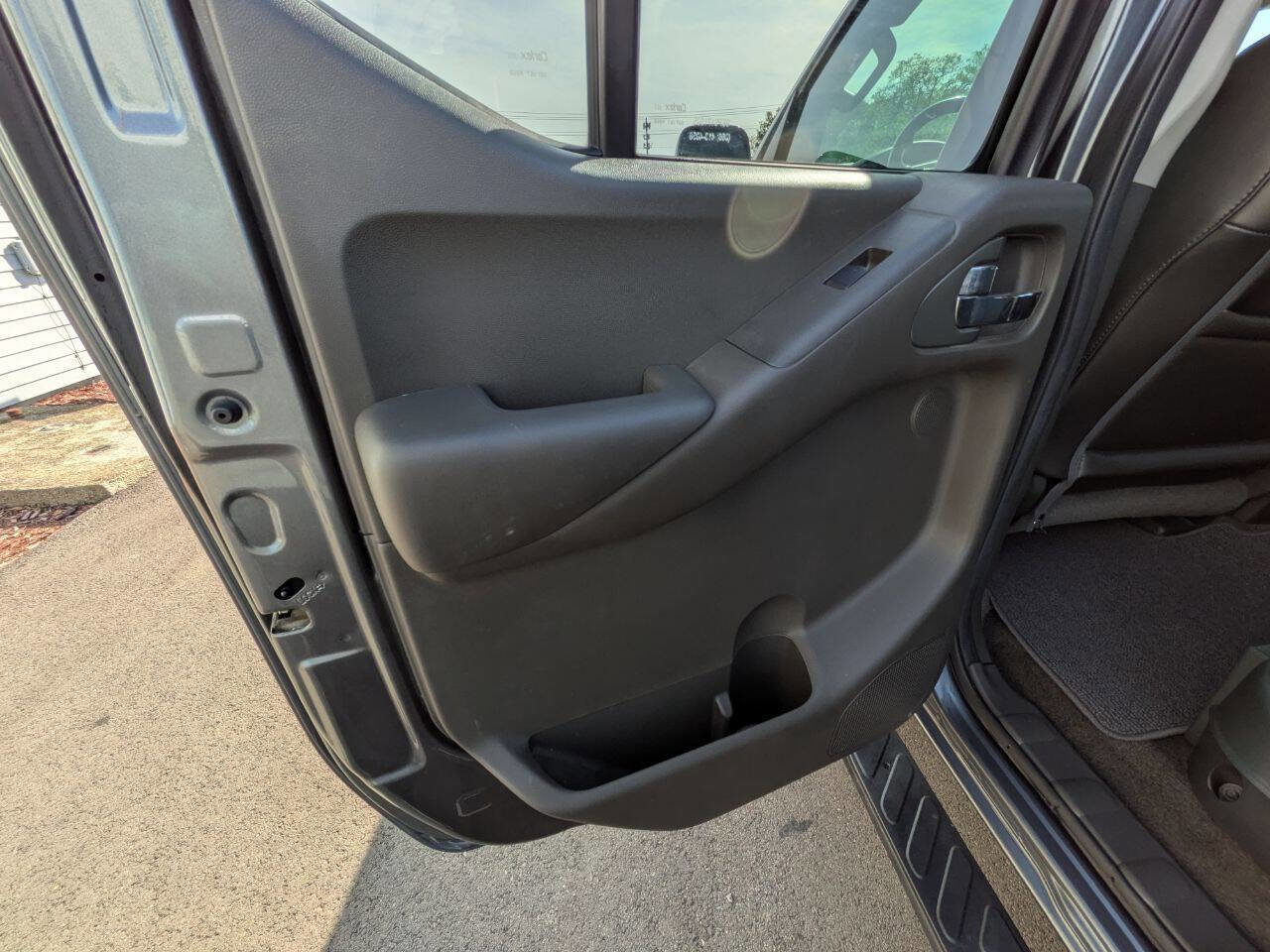 Used 2016 Nissan Frontier PRO-4X AWD/4WD image 24