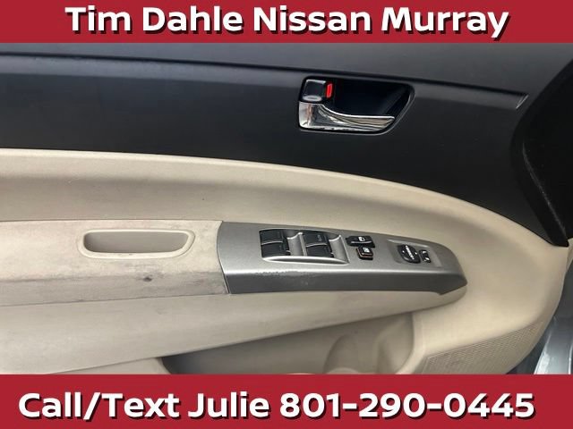 Used 2004 Toyota Prius w/ Pkg 7 FWD image 22
