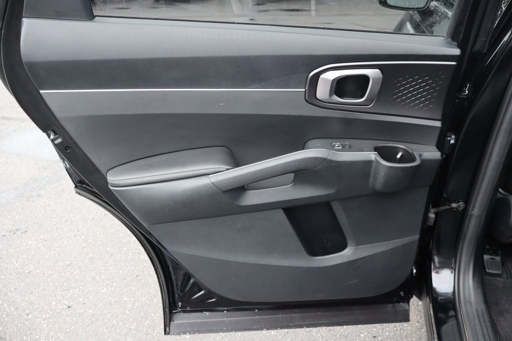 Used 2022 Kia Sorento LX image 26