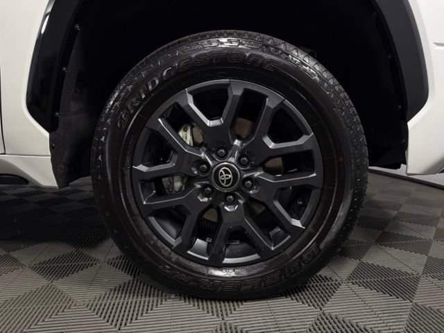 Used 2025 Toyota Tundra Platinum AWD/4WD image 12