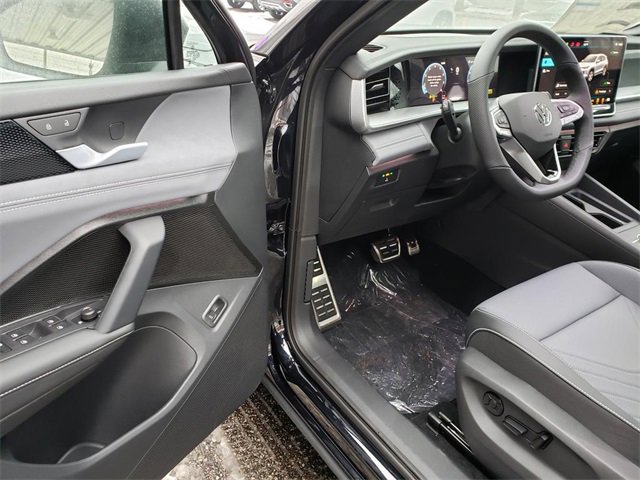 New 2026 Volkswagen Tiguan SE R-Line image 6