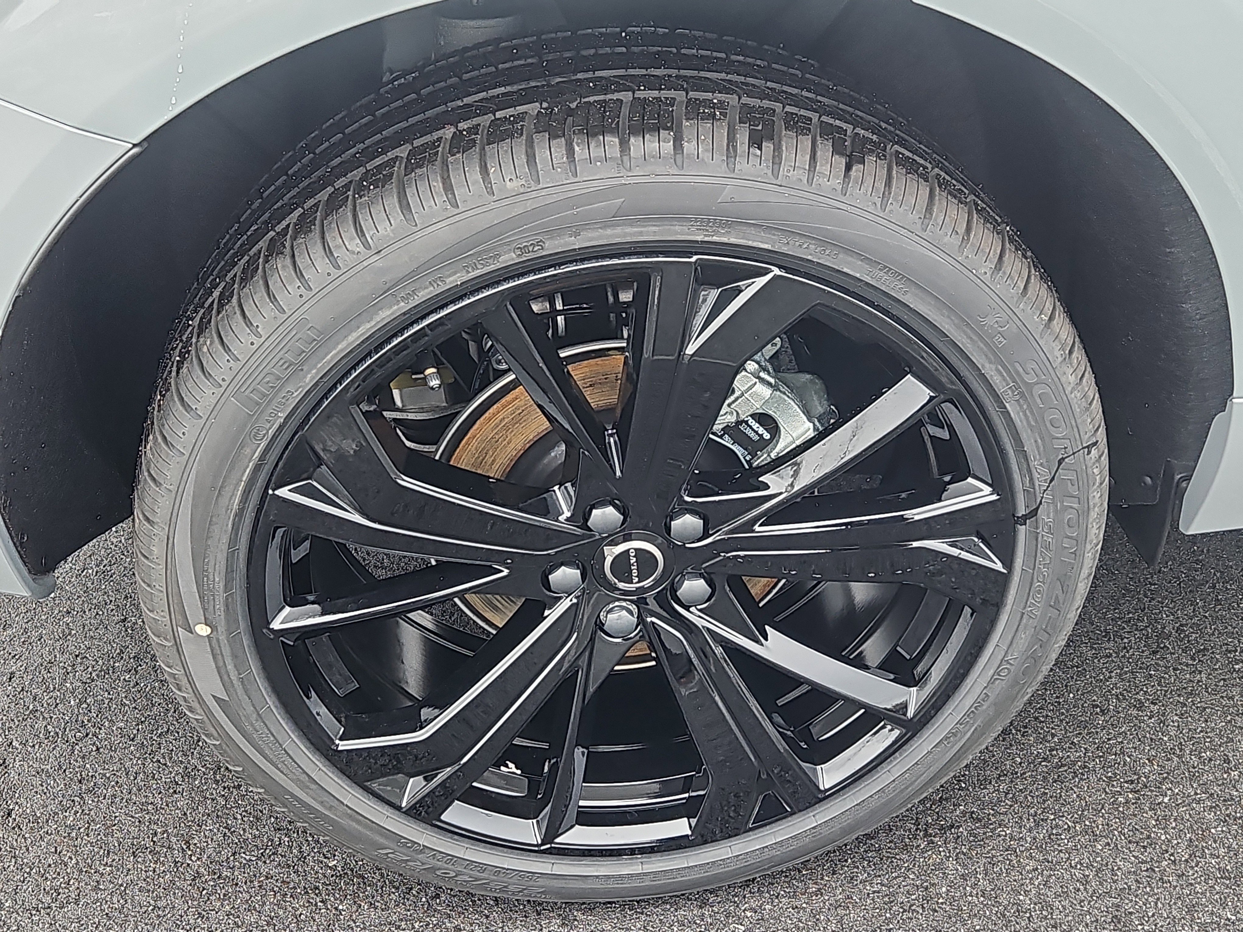 New 2026 Volvo XC60 B5 Ultra w/ Protection Package Premier image 19