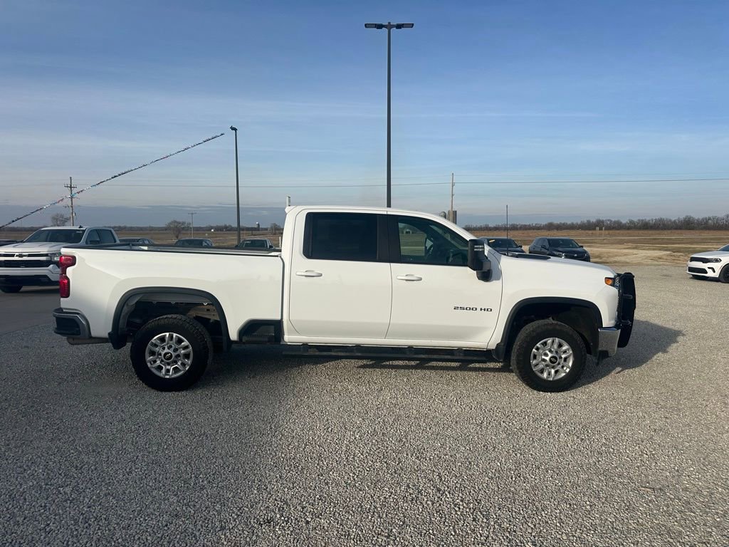 Used 2022 Chevrolet Silverado 2500 LT image 3