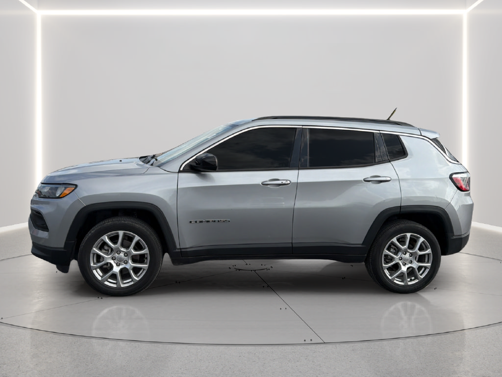 Used 2022 Jeep Compass Latitude AWD/4WD image 13