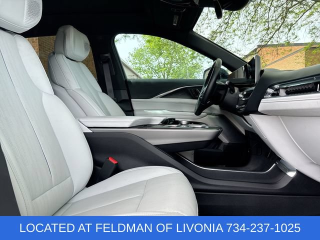 Used 2024 Cadillac Lyriq Luxury AWD/4WD image 28
