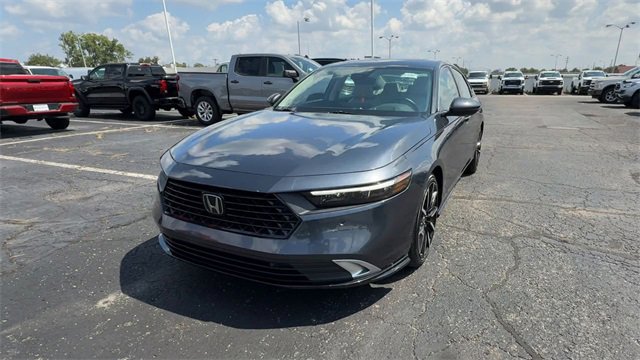 Used 2023 Honda Accord Touring image 3