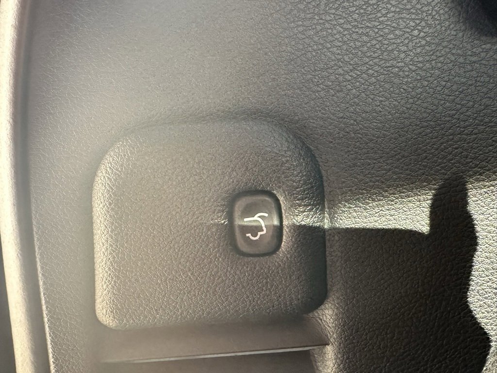 Used 2017 Jeep Grand Cherokee Overland image 15