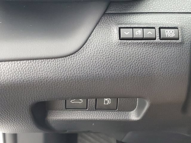 Used 2023 Toyota Crown AWD/4WD image 30