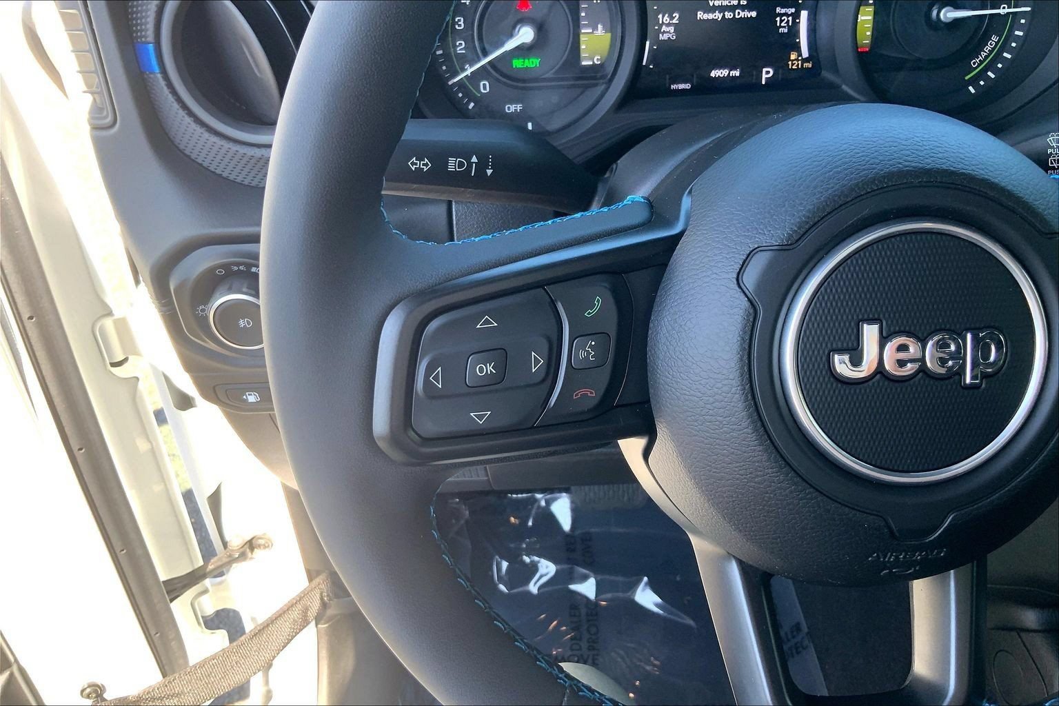 Used 2024 Jeep Wrangler Unlimited Rubicon 4xe w/ Capability Package AWD/4WD image 23