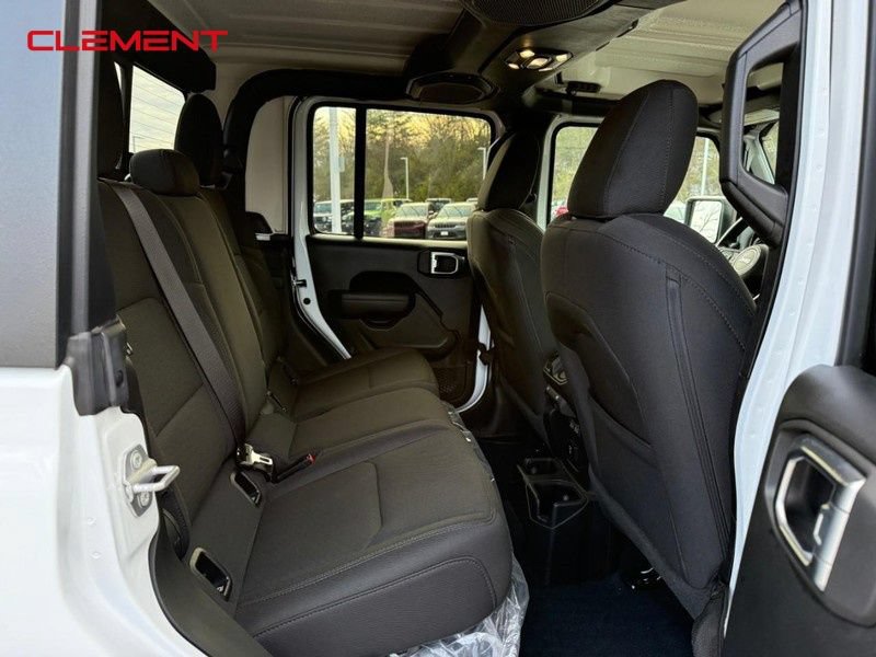 Used 2022 Jeep Gladiator Sport AWD/4WD image 13