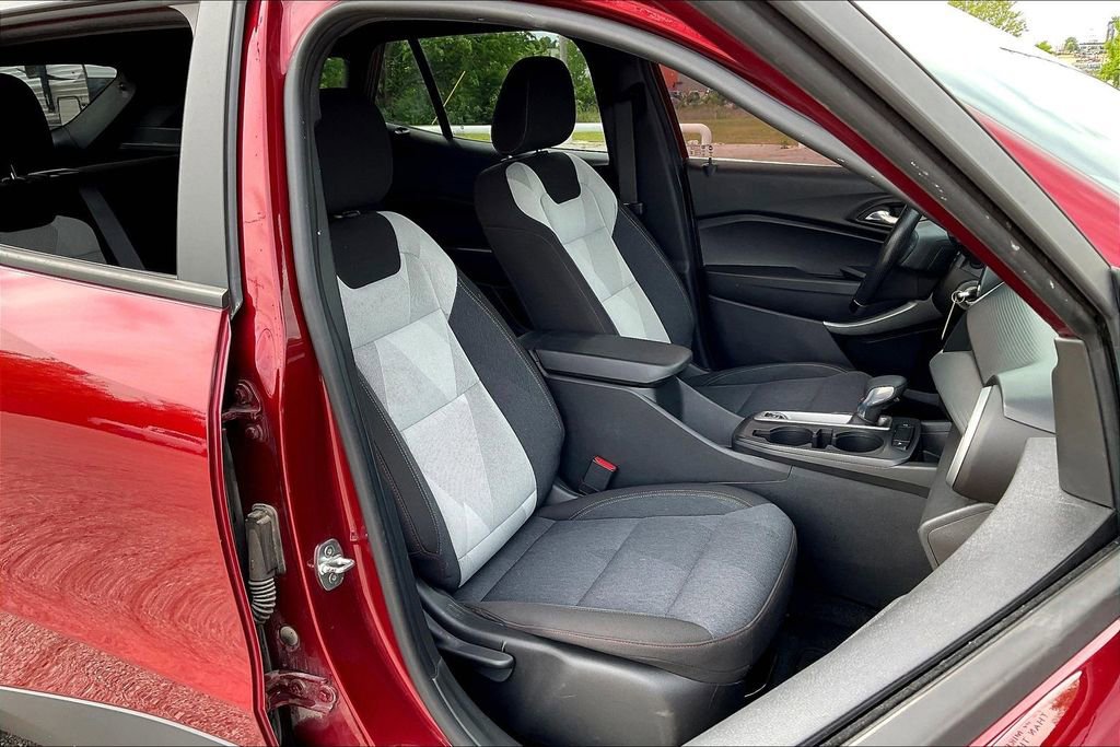 Used 2024 Chevrolet Trax RS FWD image 7