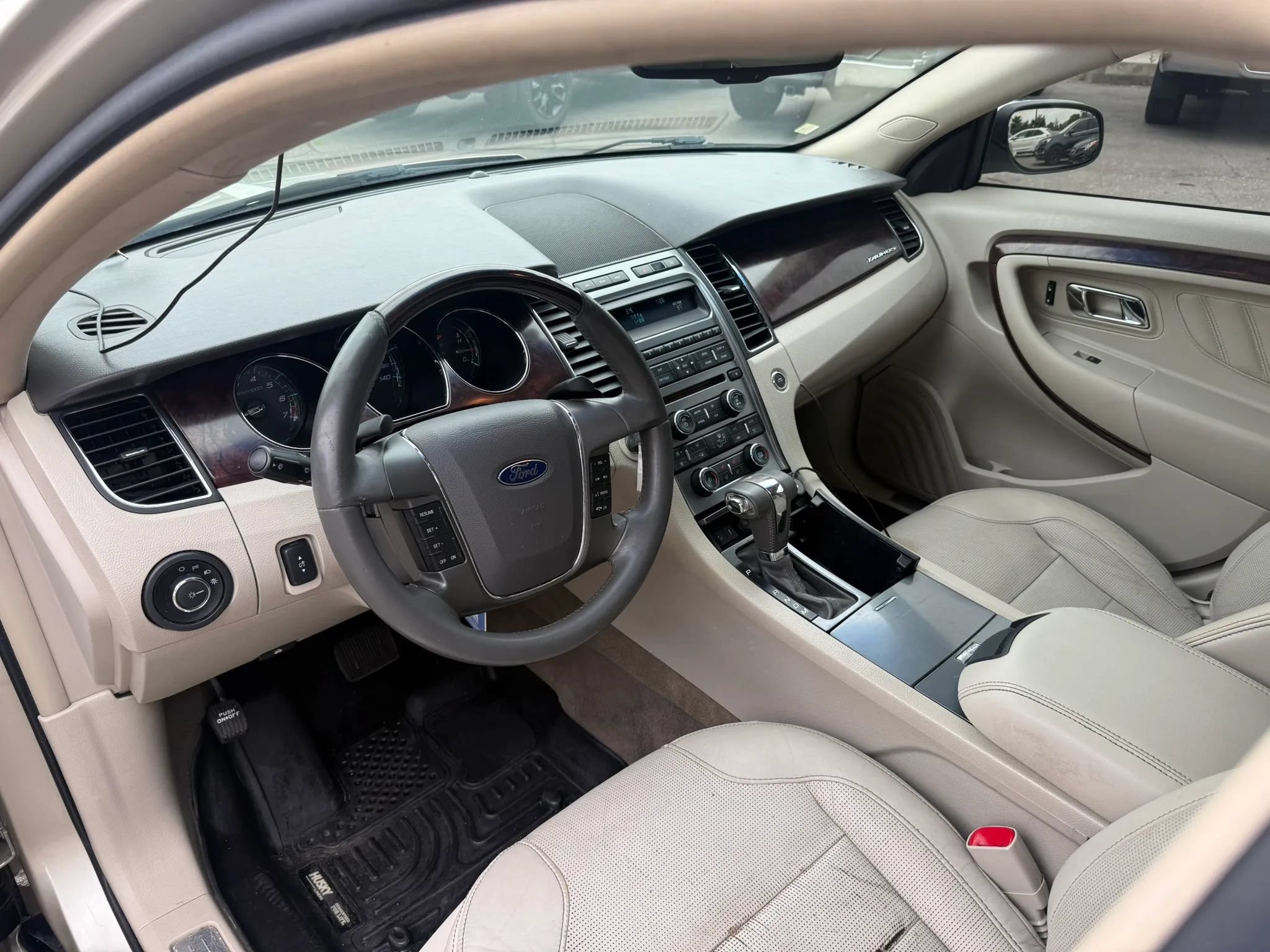 Used 2011 Ford Taurus Limited w/ 301A Rapid Spec Order Code FWD image 16