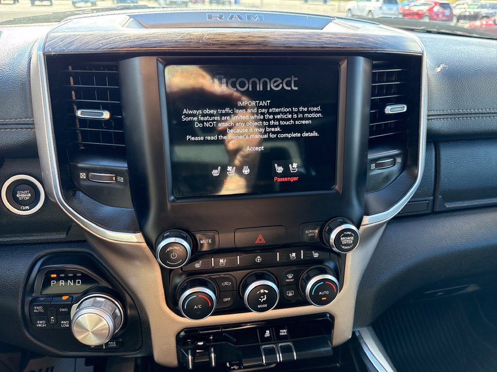 Used 2019 RAM 1500 Laramie w/ Off Road Group AWD/4WD image 22