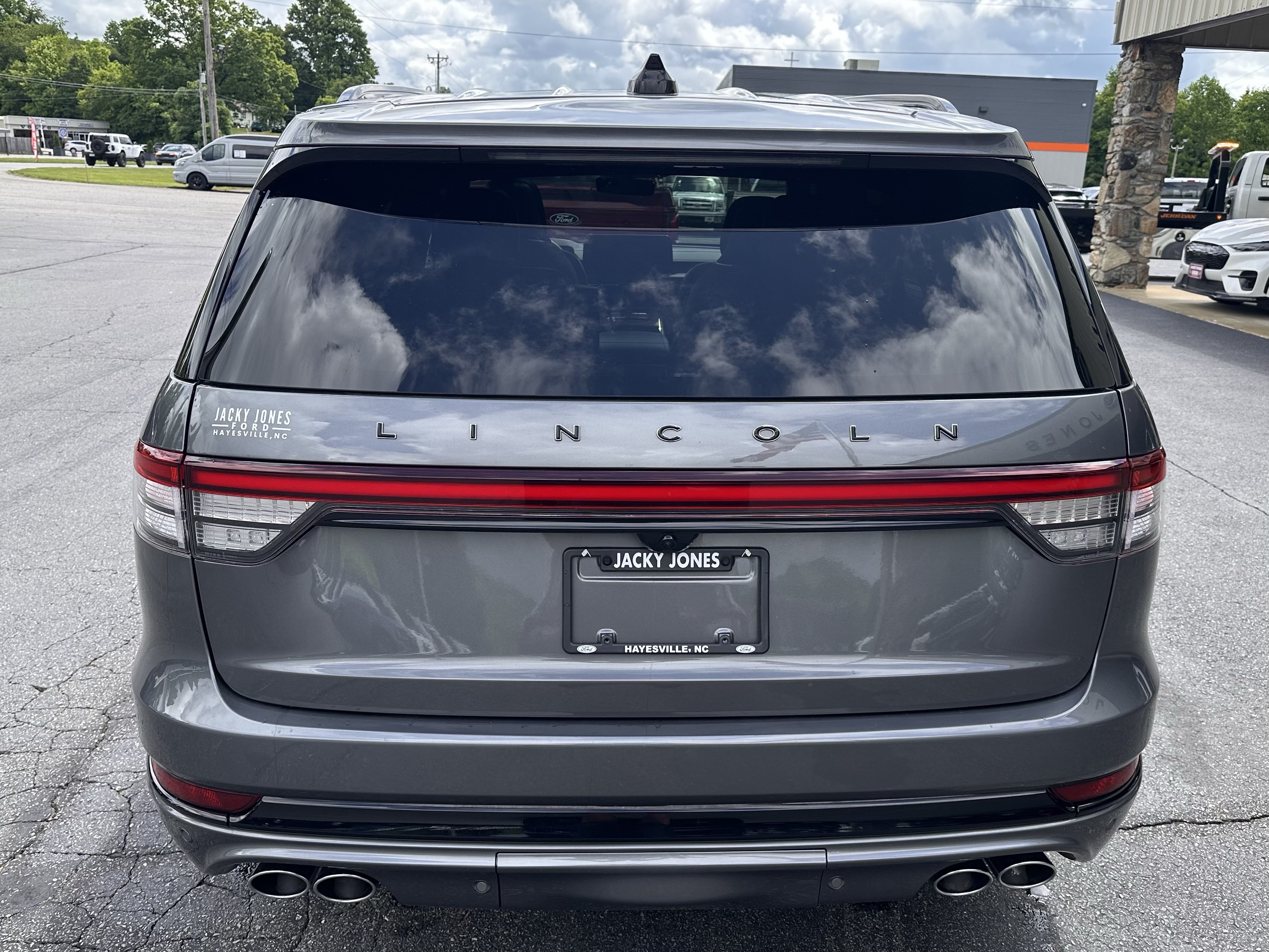 Used 2025 Lincoln Aviator Black Label w/ Jet Appearance Package AWD/4WD image 7