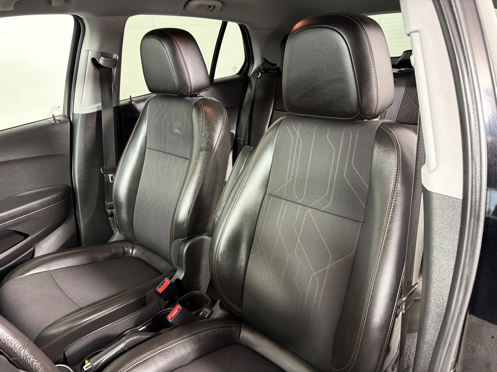 Used 2020 Chevrolet Trax LT w/ Driver Confidence Package image 11