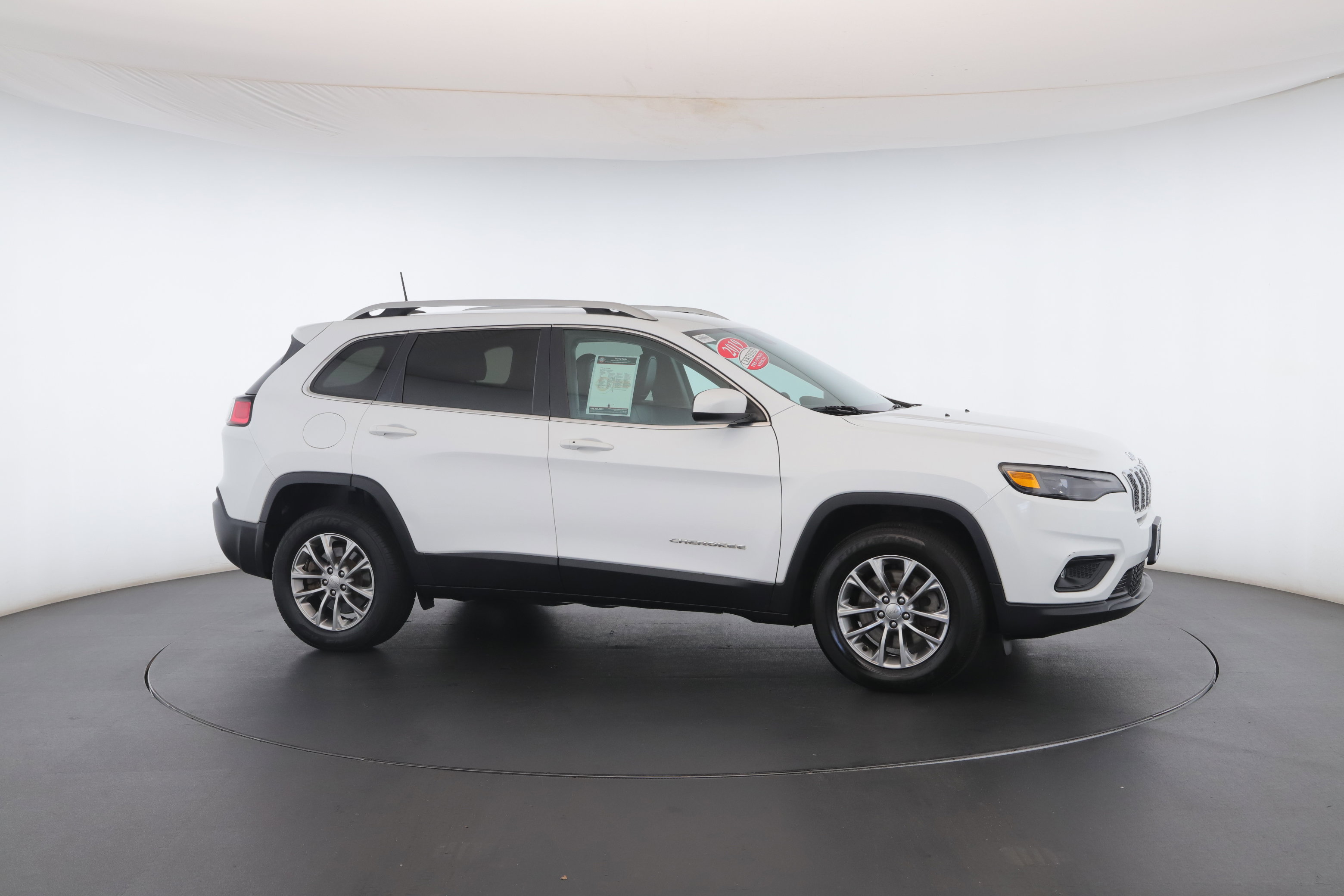 Used 2019 Jeep Cherokee Latitude Plus image 29