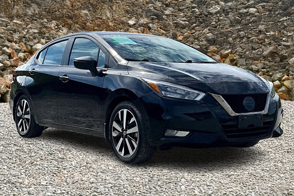 Used 2021 Nissan Versa SR image 11