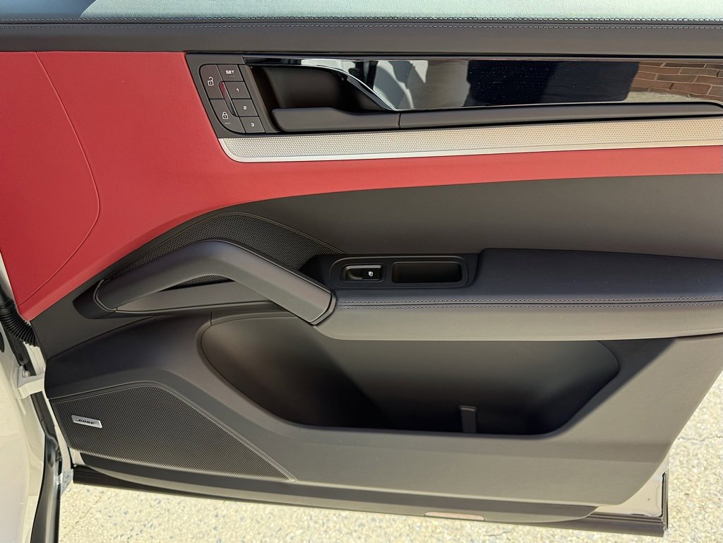 New 2026 Porsche Cayenne E-Hybrid image 23