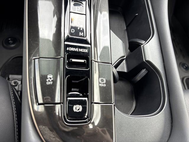 Used 2024 Toyota Crown Platinum AWD/4WD image 44