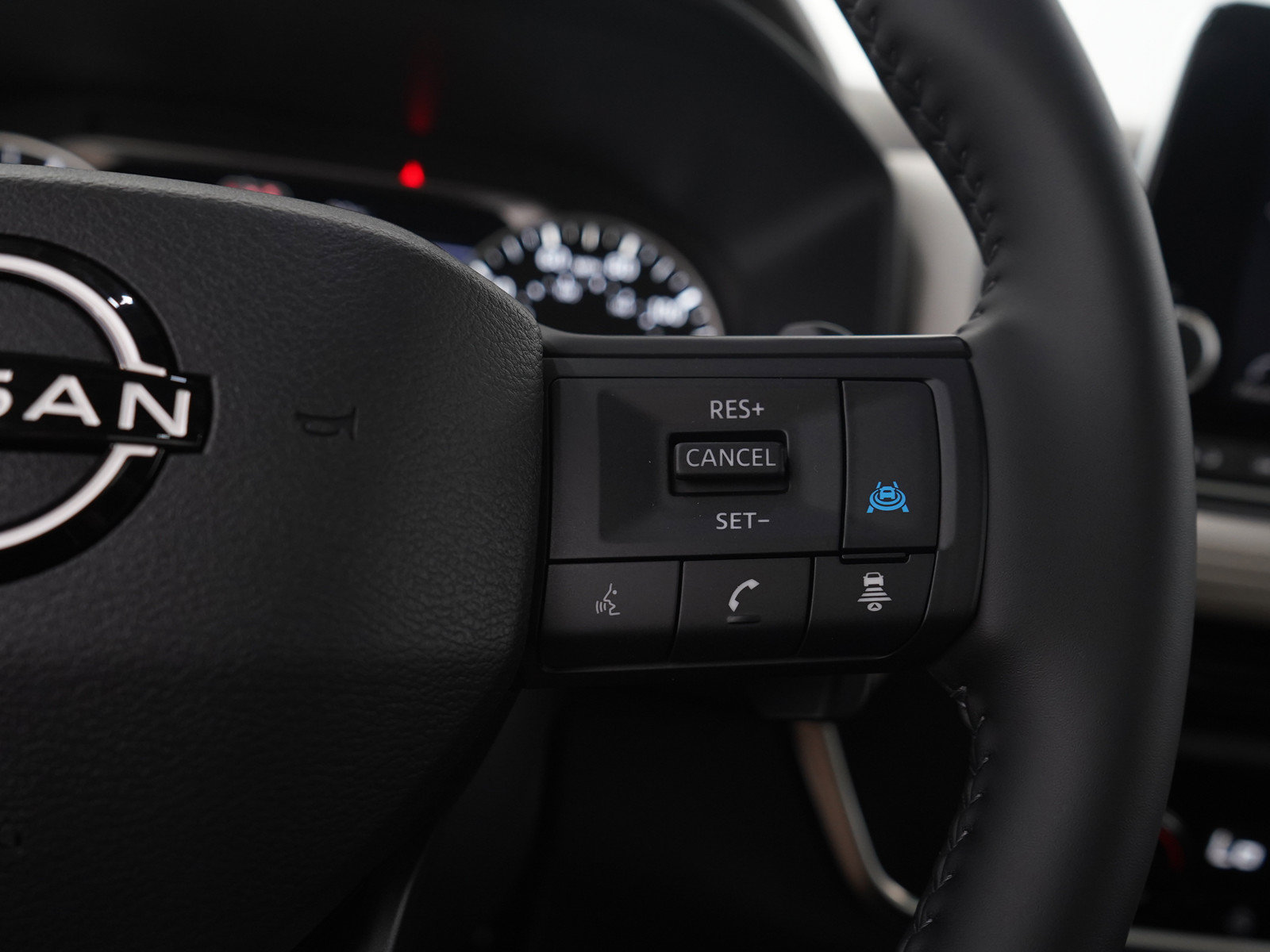 Certified 2026 Nissan Rogue Dark Armor AWD/4WD image 27