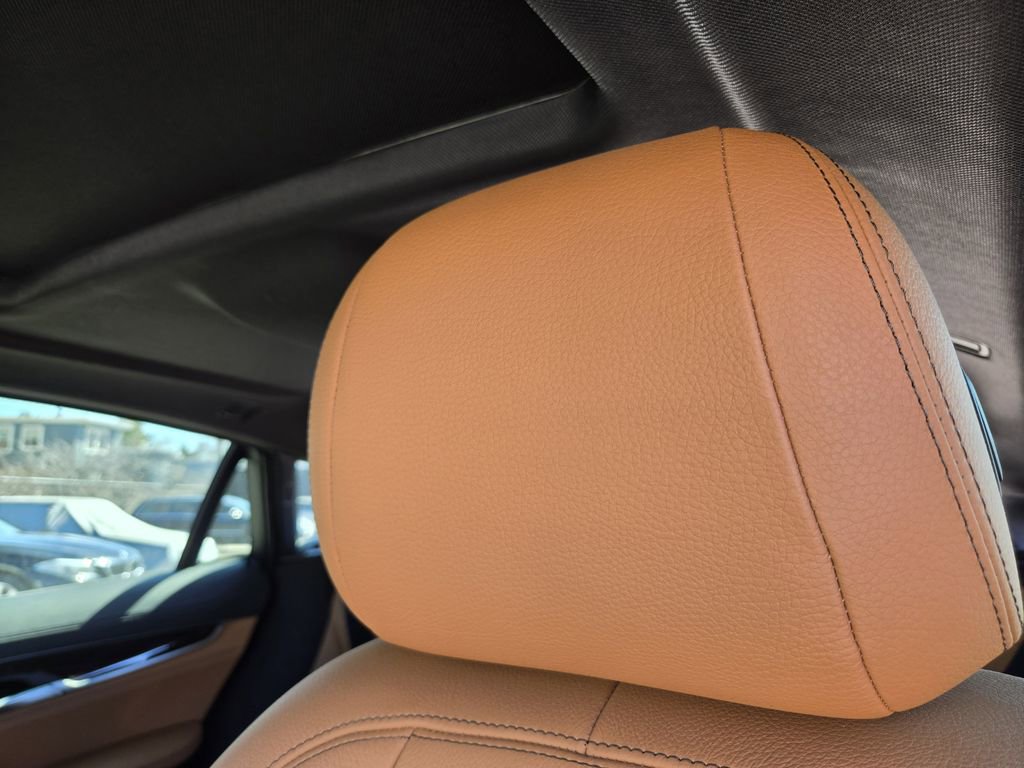 Used 2018 BMW X6 xDrive50i w/ M Sport Package image 16