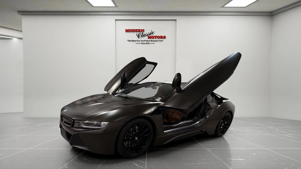 Used 2019 BMW i8 Coupe AWD/4WD image 4