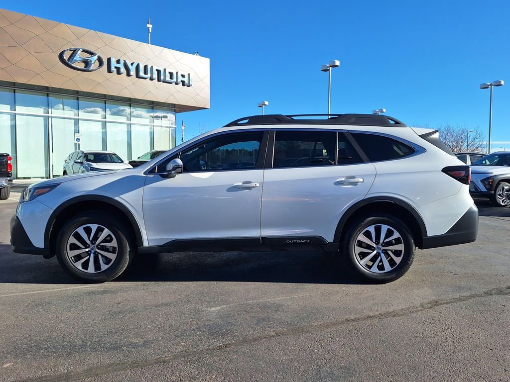 Used 2022 Subaru Outback Premium image 6