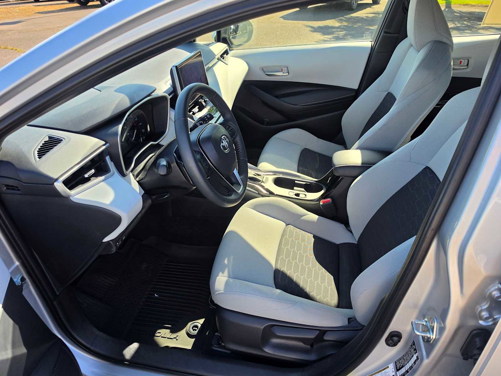 Certified 2024 Toyota Corolla SE FWD image 20